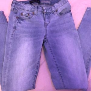 light wash skinny jeans